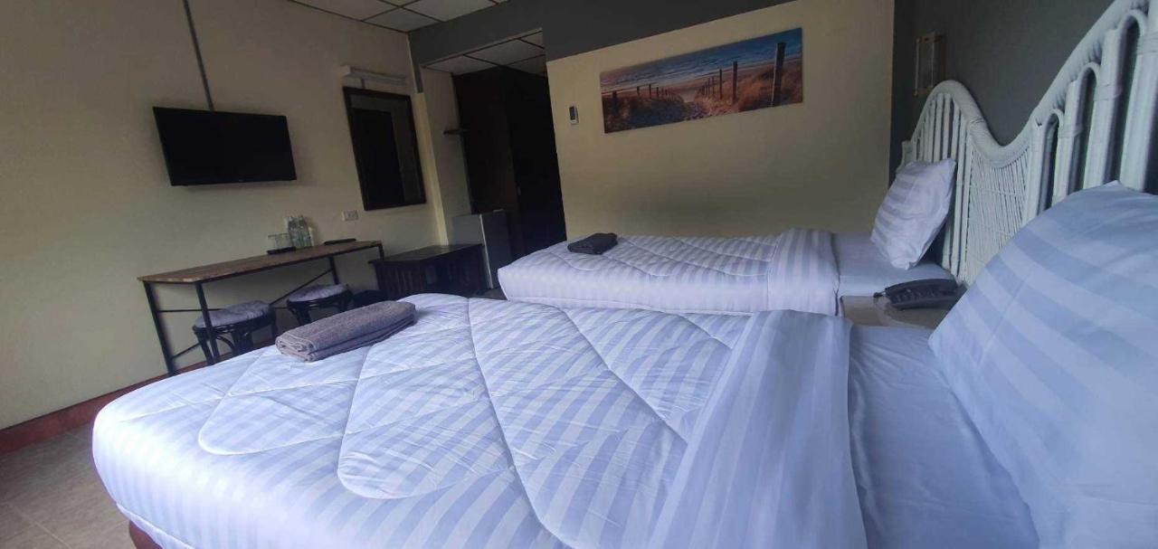 Nora Bukit Hotel Phuket Luaran gambar