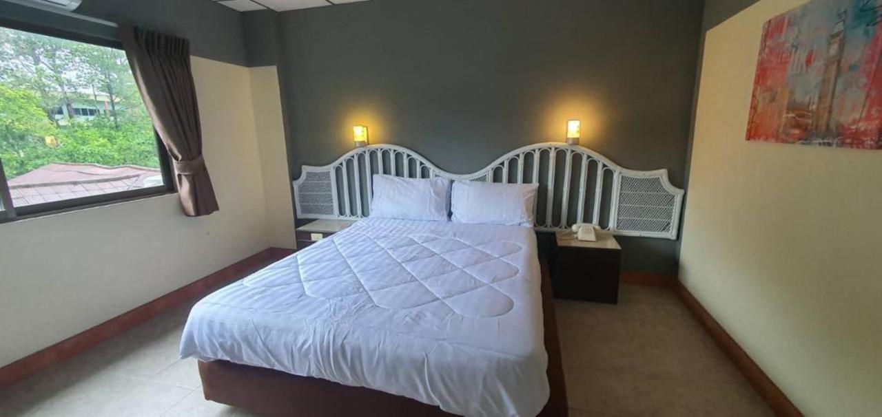 Nora Bukit Hotel Phuket Luaran gambar